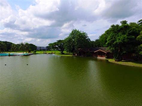 Places to live in Clark Pampanga Philippines .